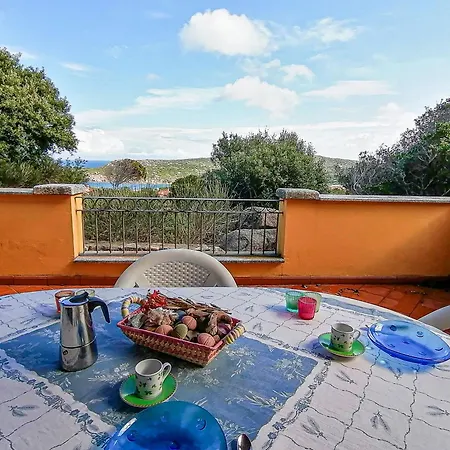 Razzoli Apartment *